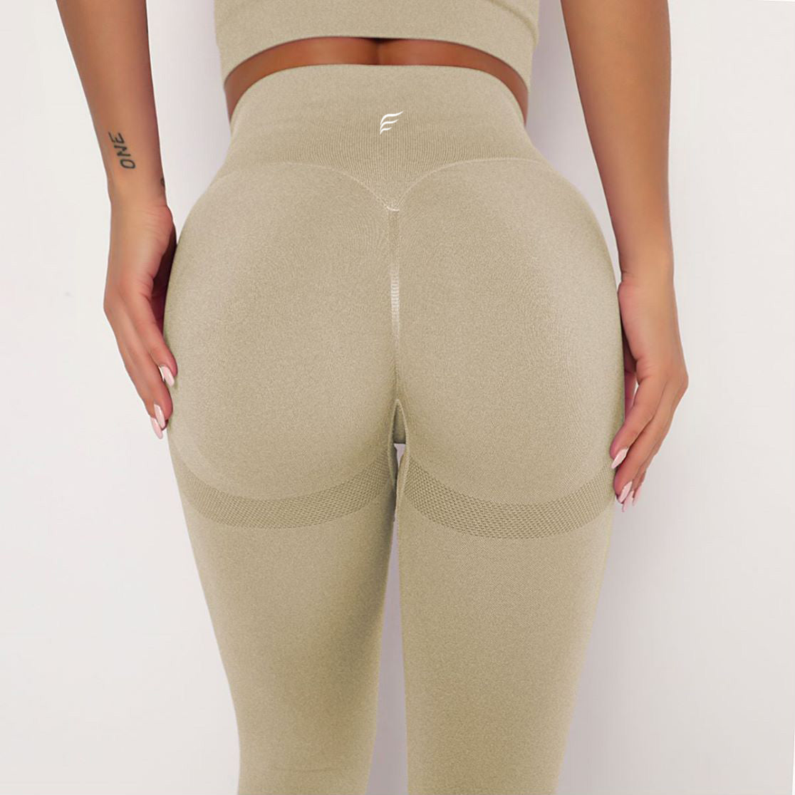 Classic Stretchy Seamless Peach Booty Leggings - Khaki