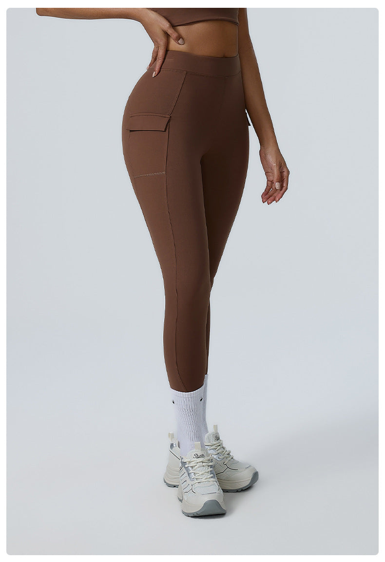 Two Side Pockets Sharp Cut Sports Leggings