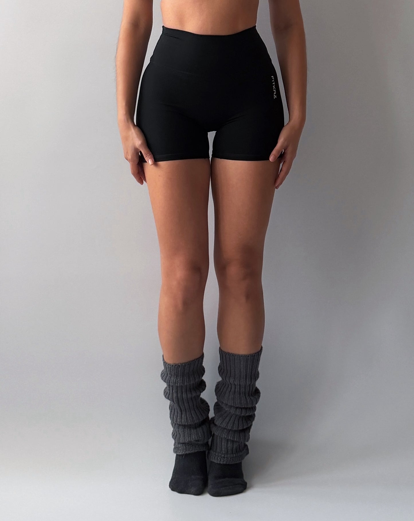 26’ Pilates Queen Shorts Black Pearl