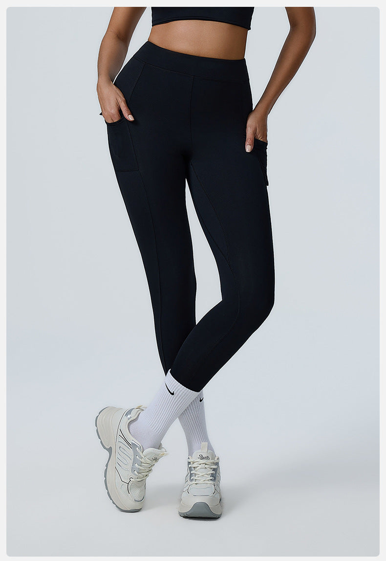 Two Side Pockets Sharp Cut Sports Leggings