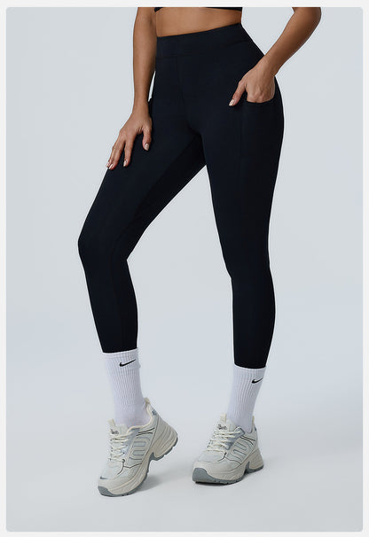 Two Side Pockets Sharp Cut Sports Leggings