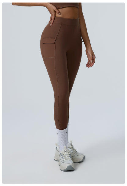 Two Side Pockets Sharp Cut Sports Leggings