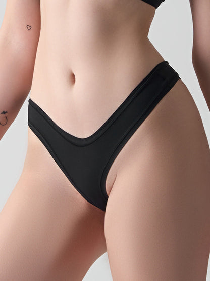 Feather Skin Touch Ultra Light Classic Cheeky